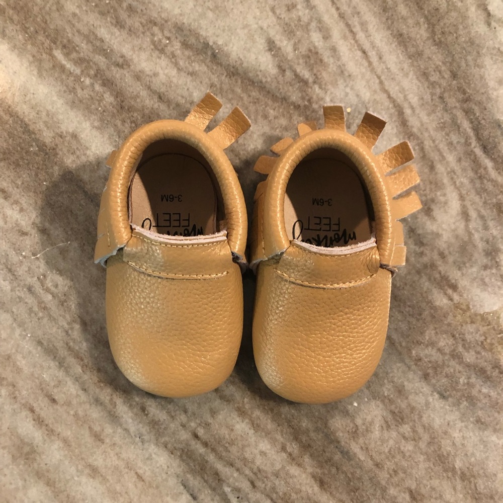 Nude fringe Moccs
